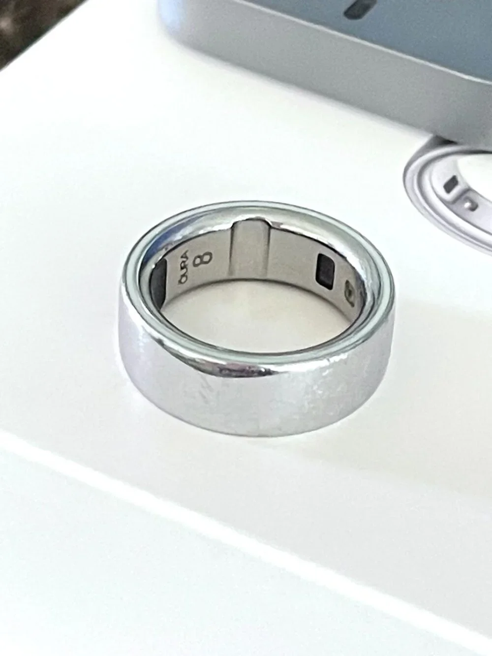 OURA Ring Size 8 Silver Gen 4 In Box with Charger Cable Extra Ring Covers